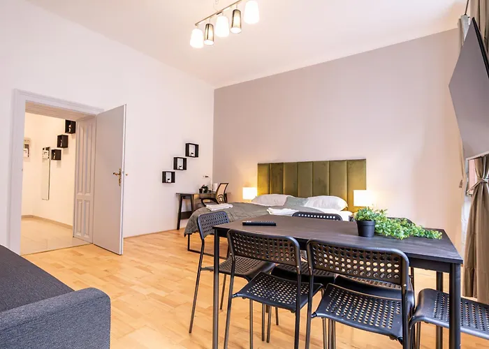 Comfortable 2-bedroom In Апартаменти Відень