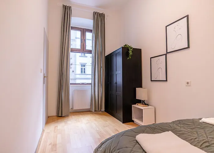Comfortable 2-bedroom In Апартаменти *